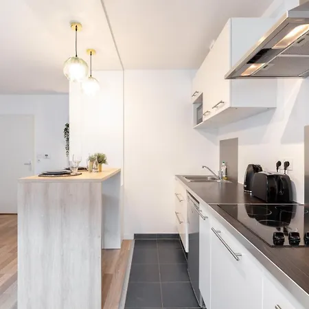 Wazemmes - Functional With Parking Space! *