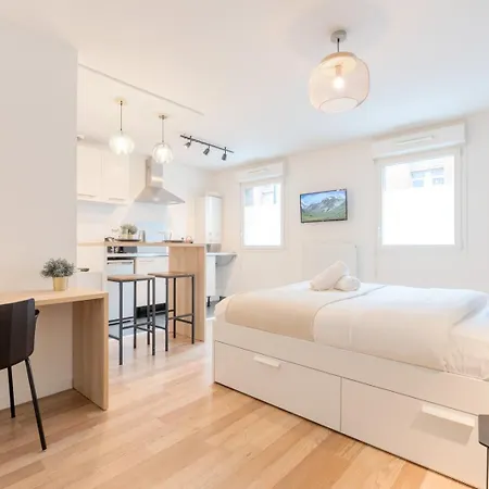 Wazemmes - Functional With Parking Space! * Rijsel