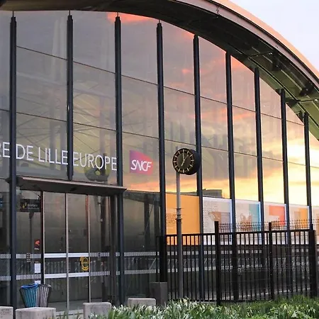 Wazemmes - Functional With Parking Space! Rijsel