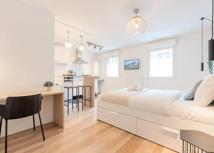 Wazemmes - Functional With Parking Space! * Lille