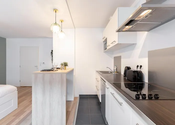 Wazemmes - Functional With Parking Space! *