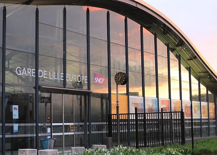 Wazemmes - Functional With Parking Space! Lille