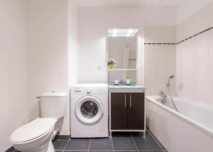 Wazemmes - Functional With Parking Space! Lille