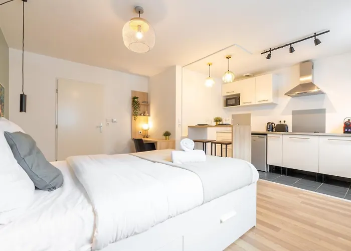 Wazemmes - Functional With Parking Space!